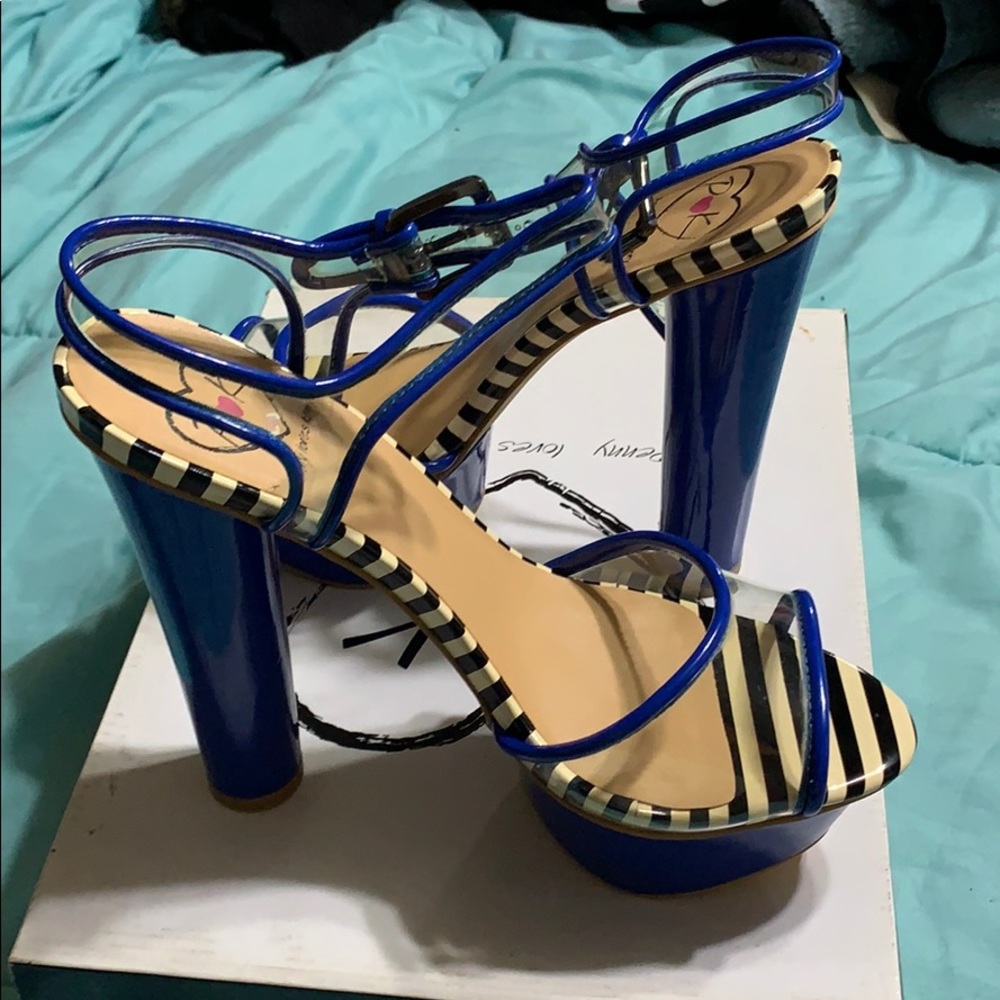 Women’s shoes